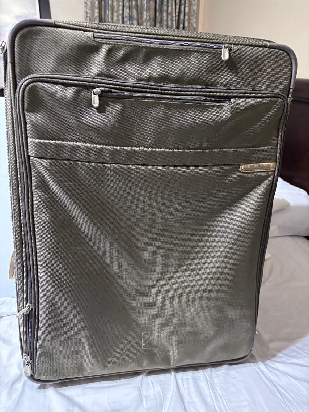 Briggs & Riley large expandable suitcase. Excellent preowned condition